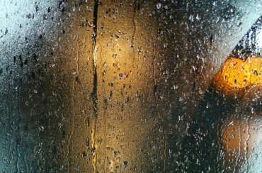 Staying Safe While Driving in Wet Conditions