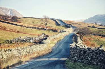 The Complete Guide to Driving on UK Country Roads